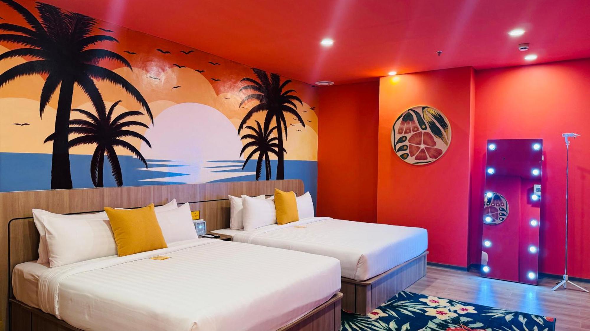 Yellow Bee Resort Cililitan Jakarta Exterior photo